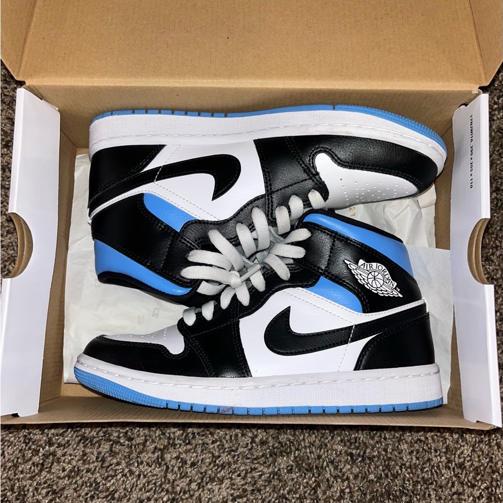 Women’s Air Jordan Mid ‘University Blue’